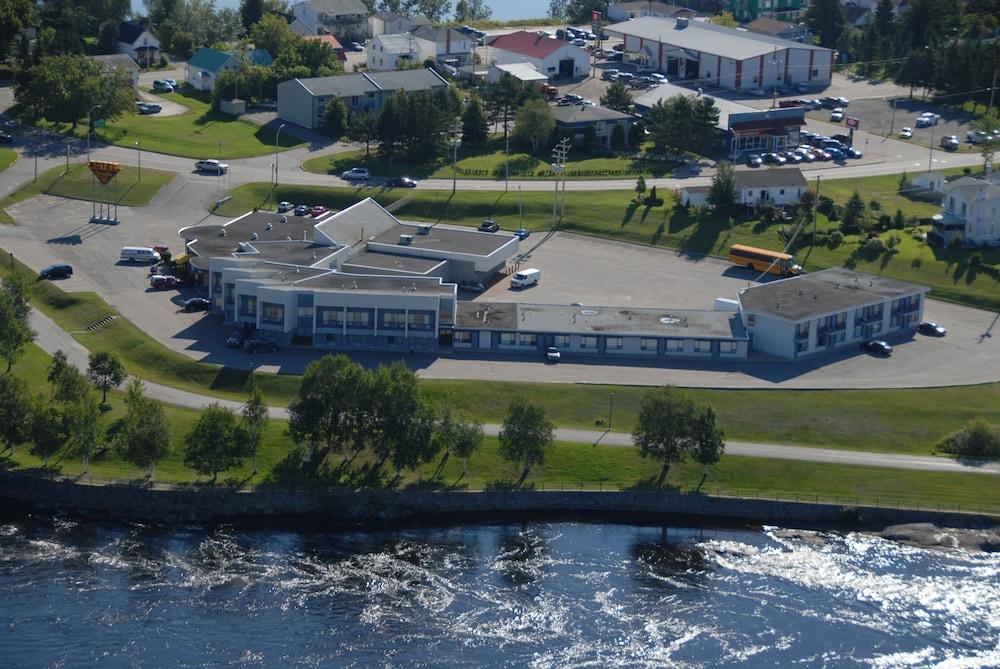 Chute des Peres Motel