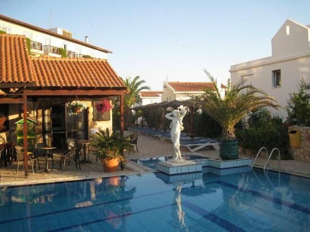 Anais Bay Apartment