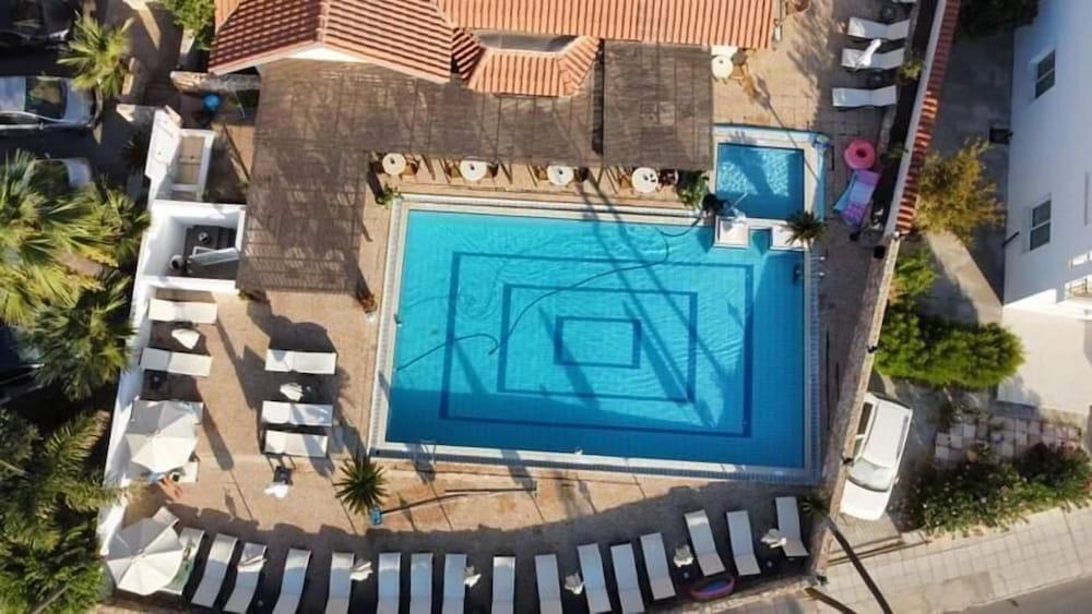 Anais Bay Apartment