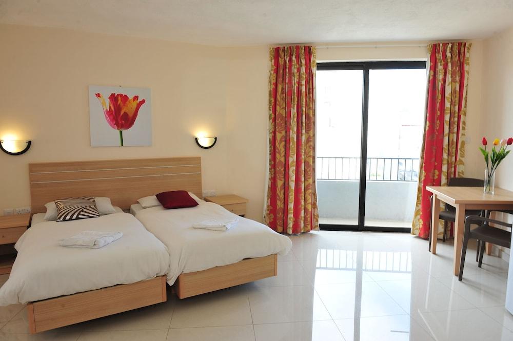 Dean Hamlet Aparthotel