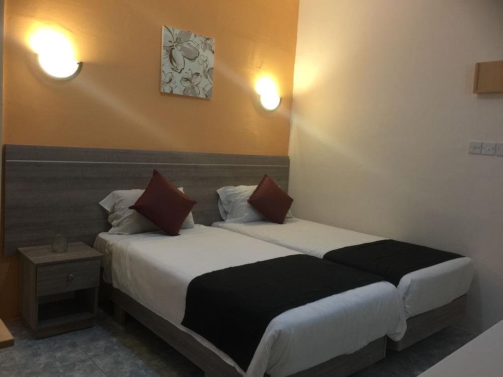 Dean Hamlet Aparthotel