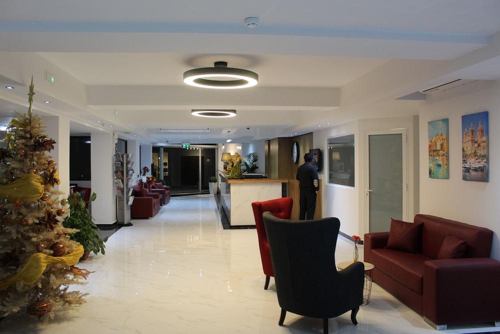 Dean Hamlet Aparthotel