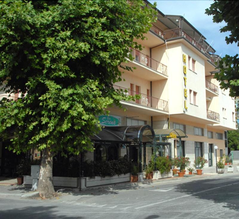 Hotel Serena