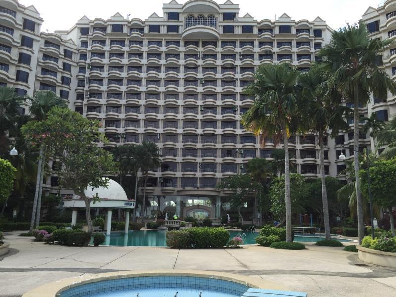 Everly Resort and Serviced Apartment