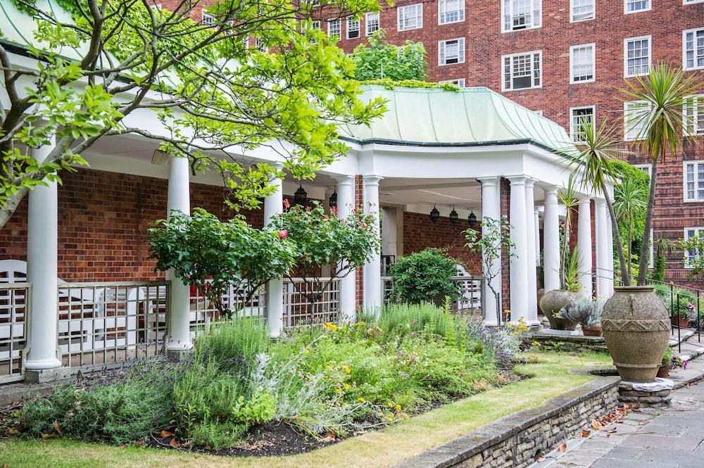 Dolphin House Serviced Apartments