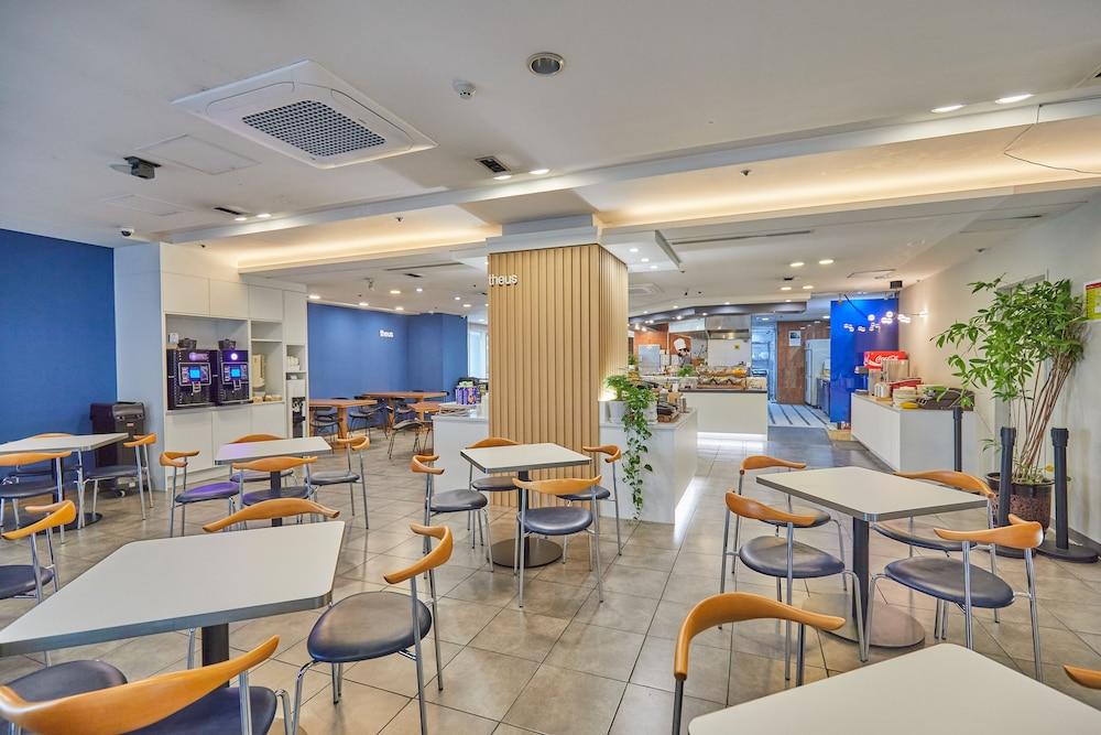 Kolon Seacloud Hotel