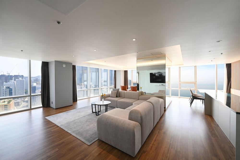 Kolon Seacloud Hotel
