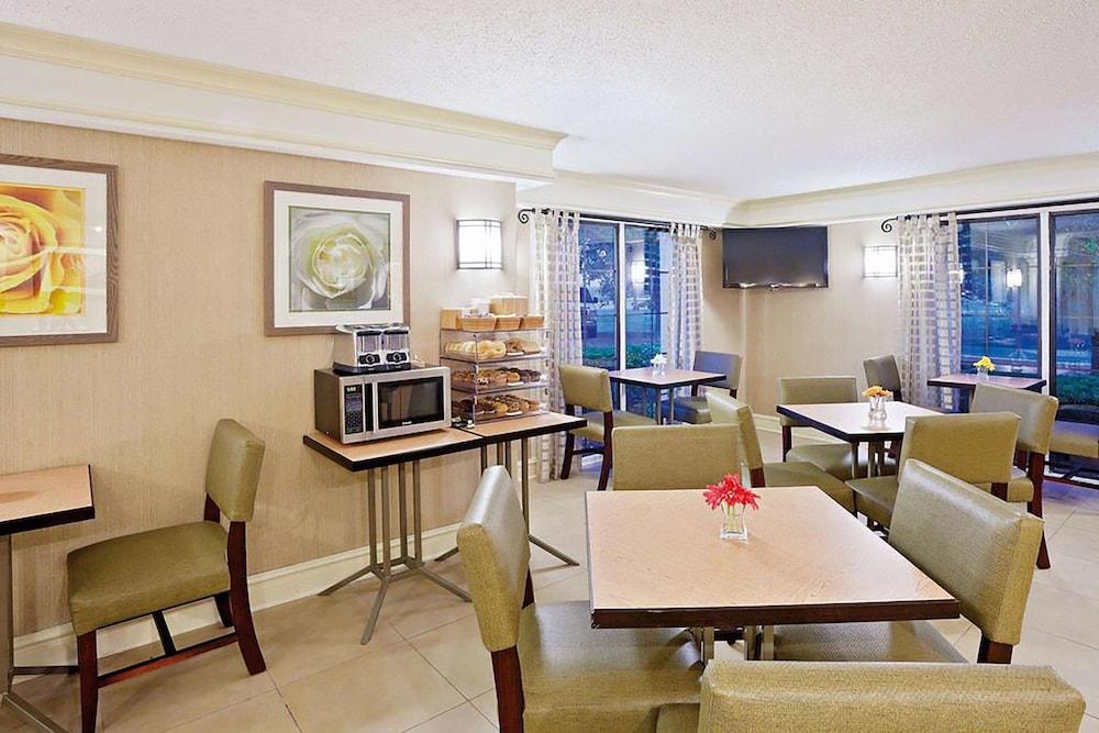 La Quinta Inn Merrillville