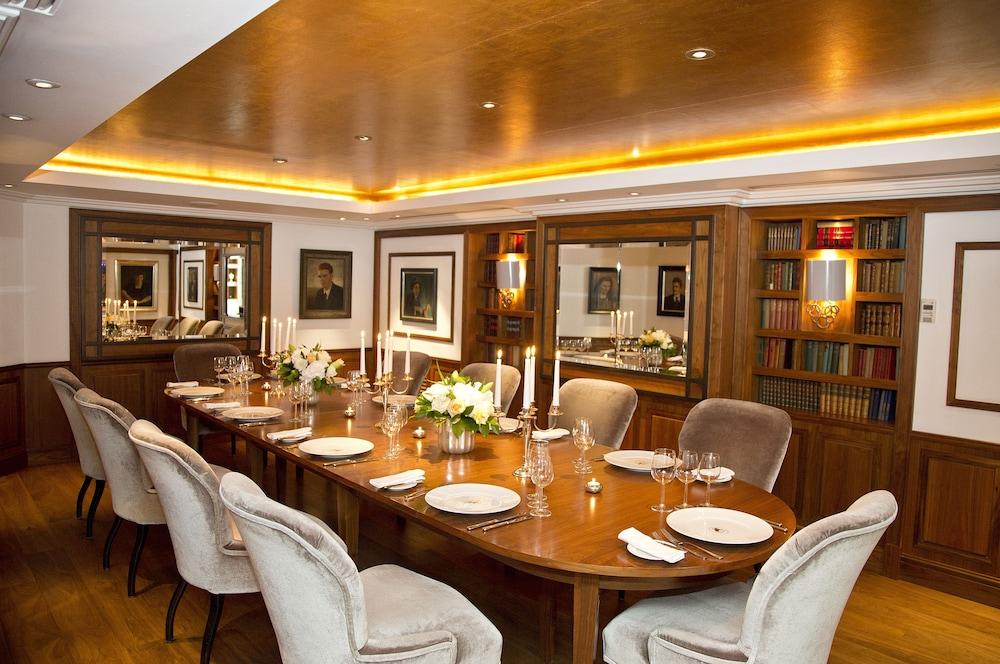 Althoff St. James's Hotel & Club