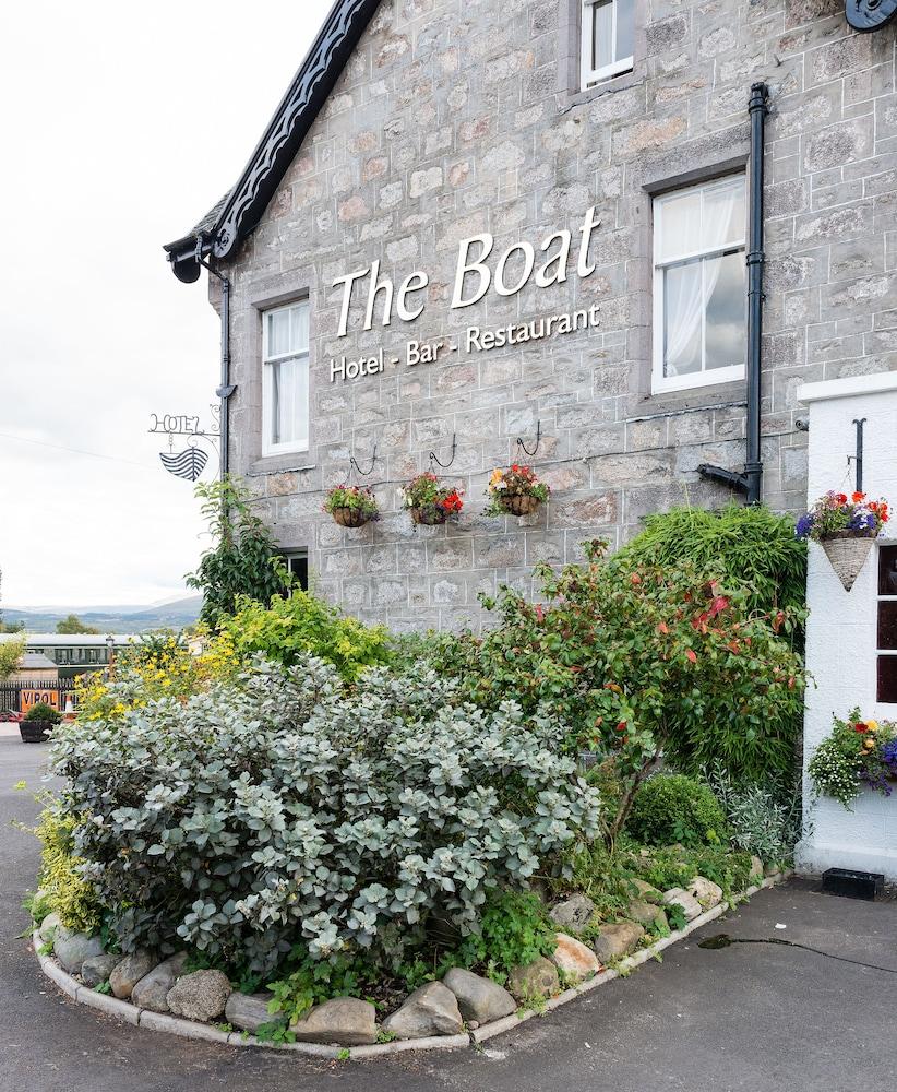 The Boat Country Inn & Restaurant