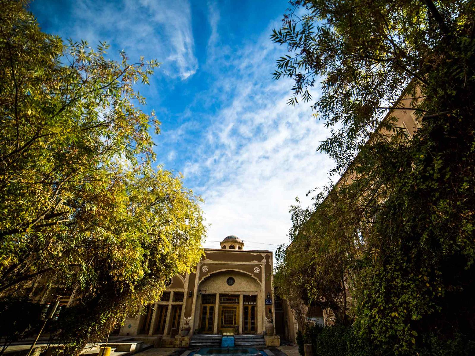 Moshir al-Mamalek Garden Hotel