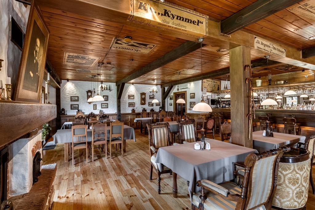 Aparjods Hotel & Restaurant