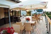 Aparjods Hotel & Restaurant
