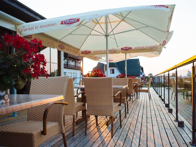 Aparjods Hotel & Restaurant