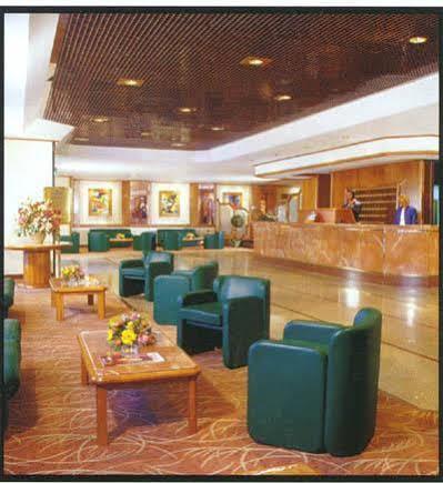 Airport Palace