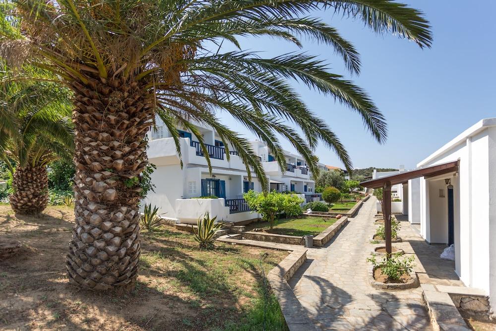 Agionissi Resort
