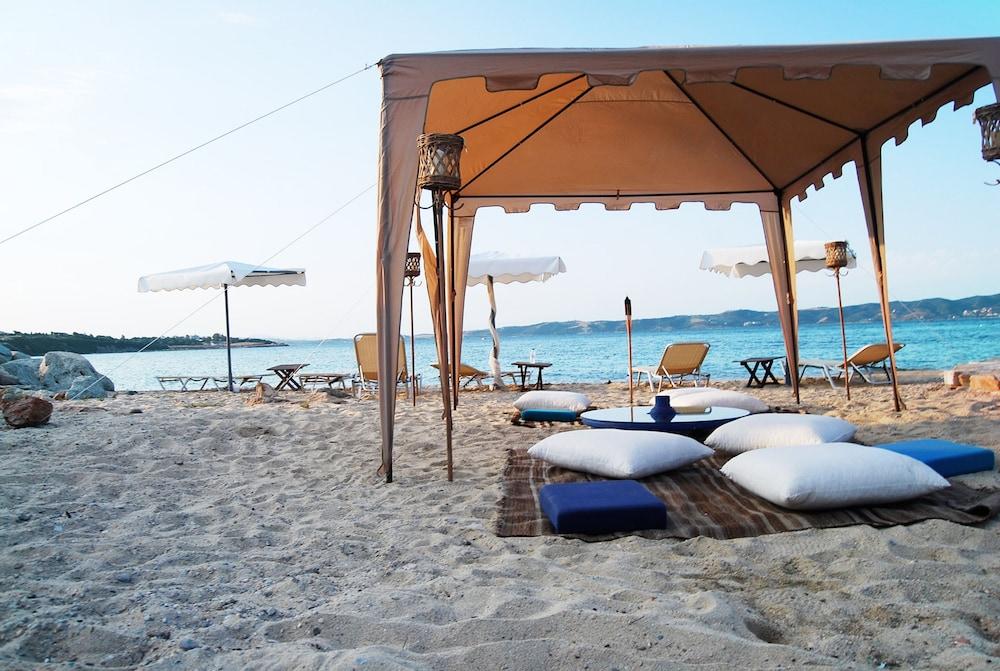 Agionissi Resort