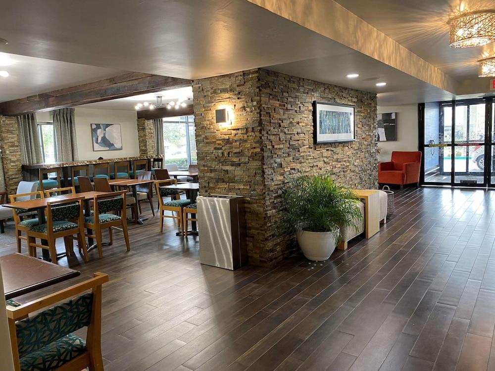 Hampton Inn Dallas-Addison