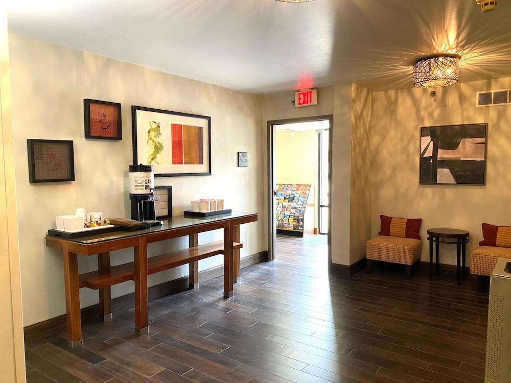 Hampton Inn Dallas-Addison