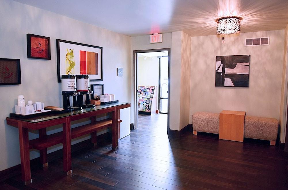Hampton Inn Dallas-Addison