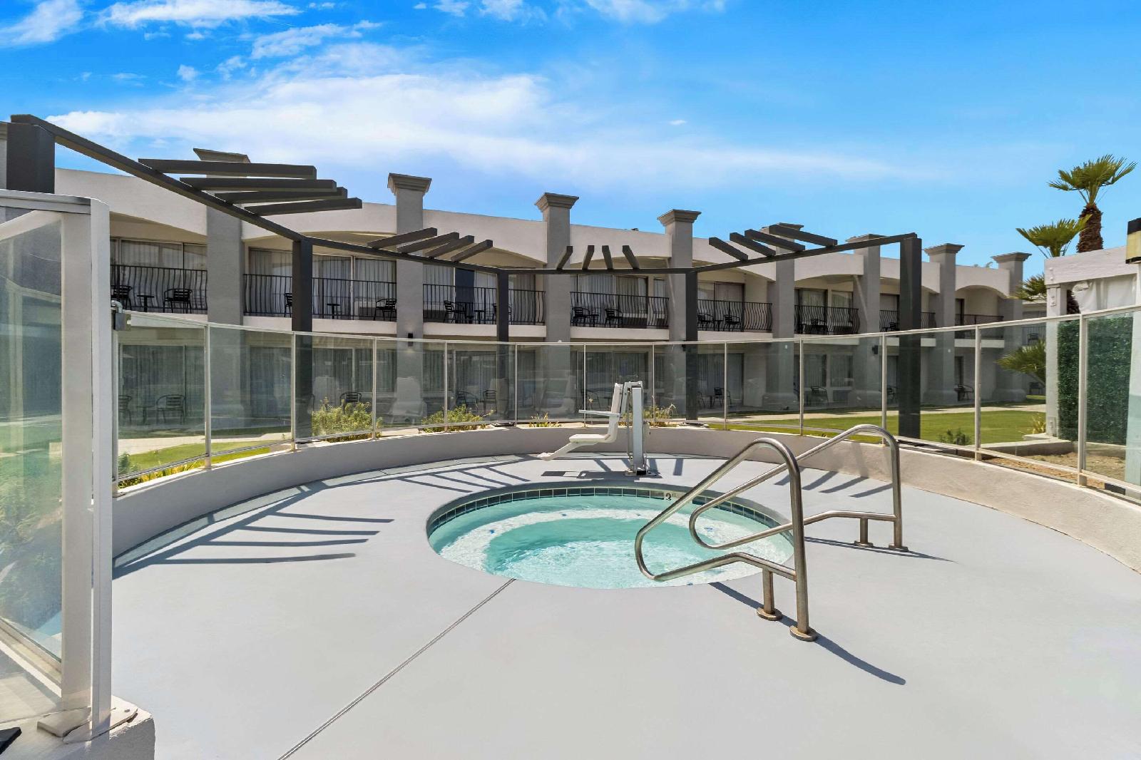 Hourglass Hotel, Ascend Hotel Collection