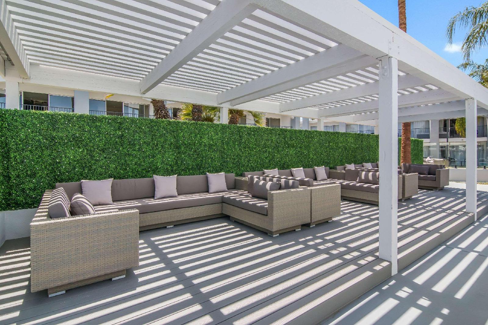 Hourglass Hotel, Ascend Hotel Collection