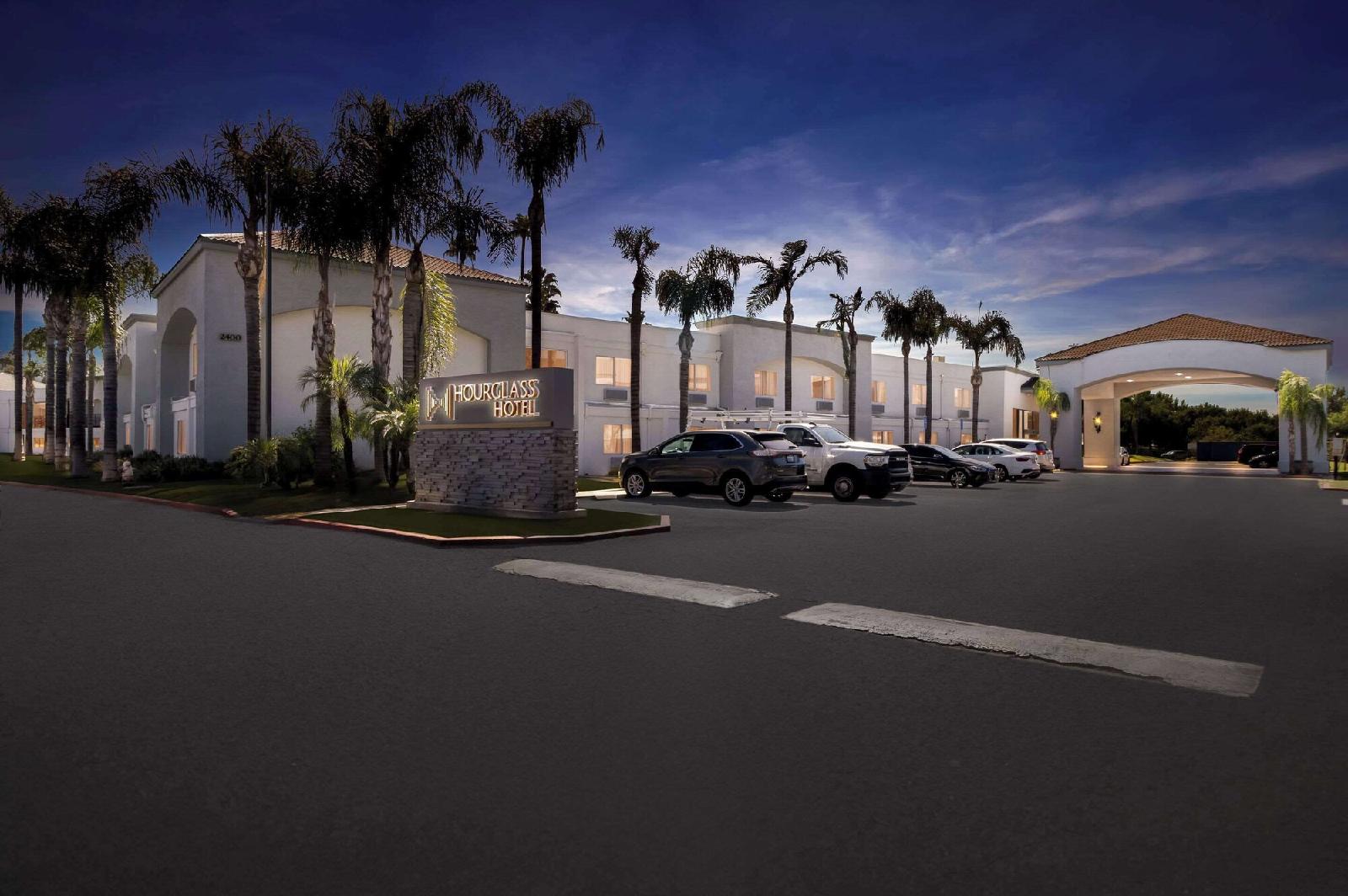 Hourglass Hotel, Ascend Hotel Collection
