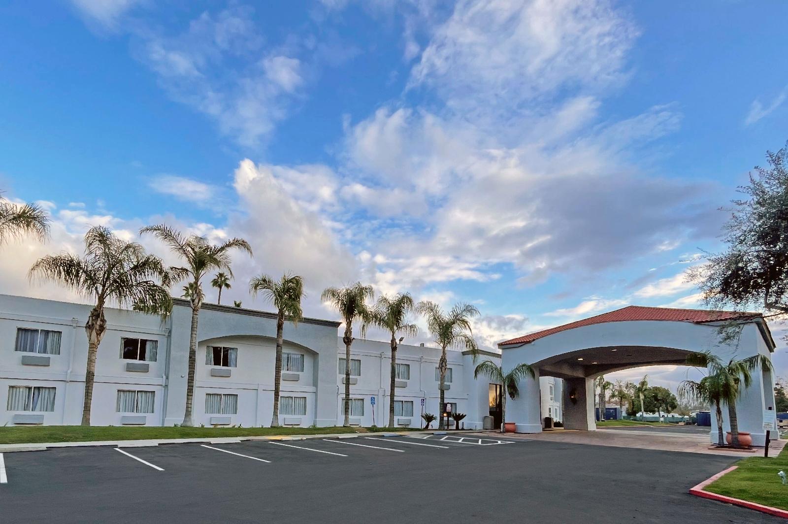 Hourglass Hotel, Ascend Hotel Collection