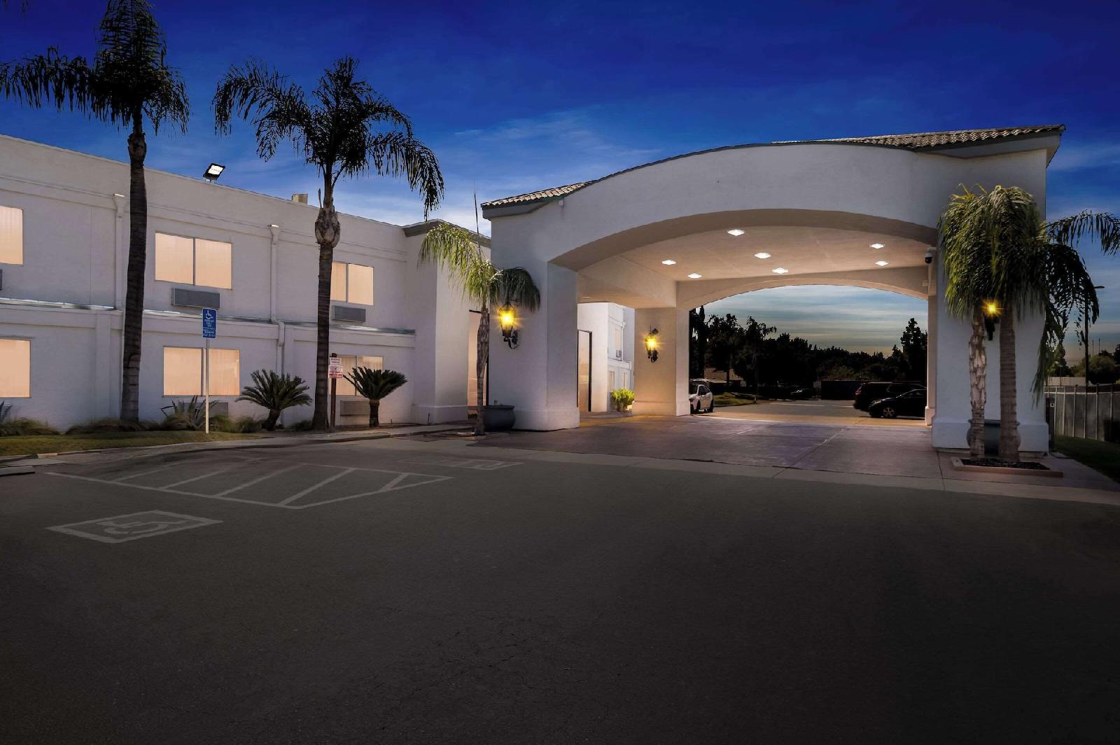 Hourglass Hotel, Ascend Hotel Collection