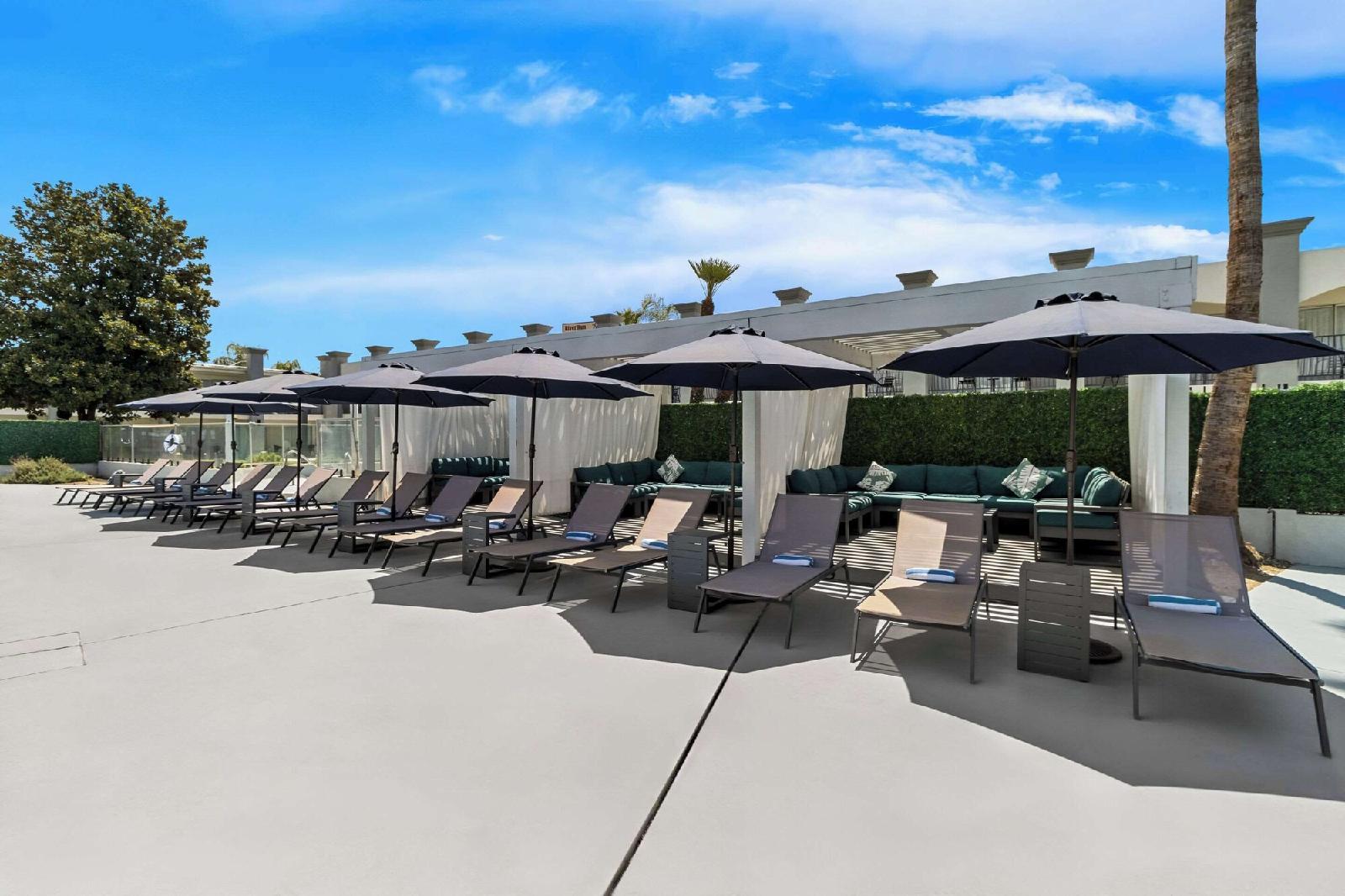 Hourglass Hotel, Ascend Hotel Collection