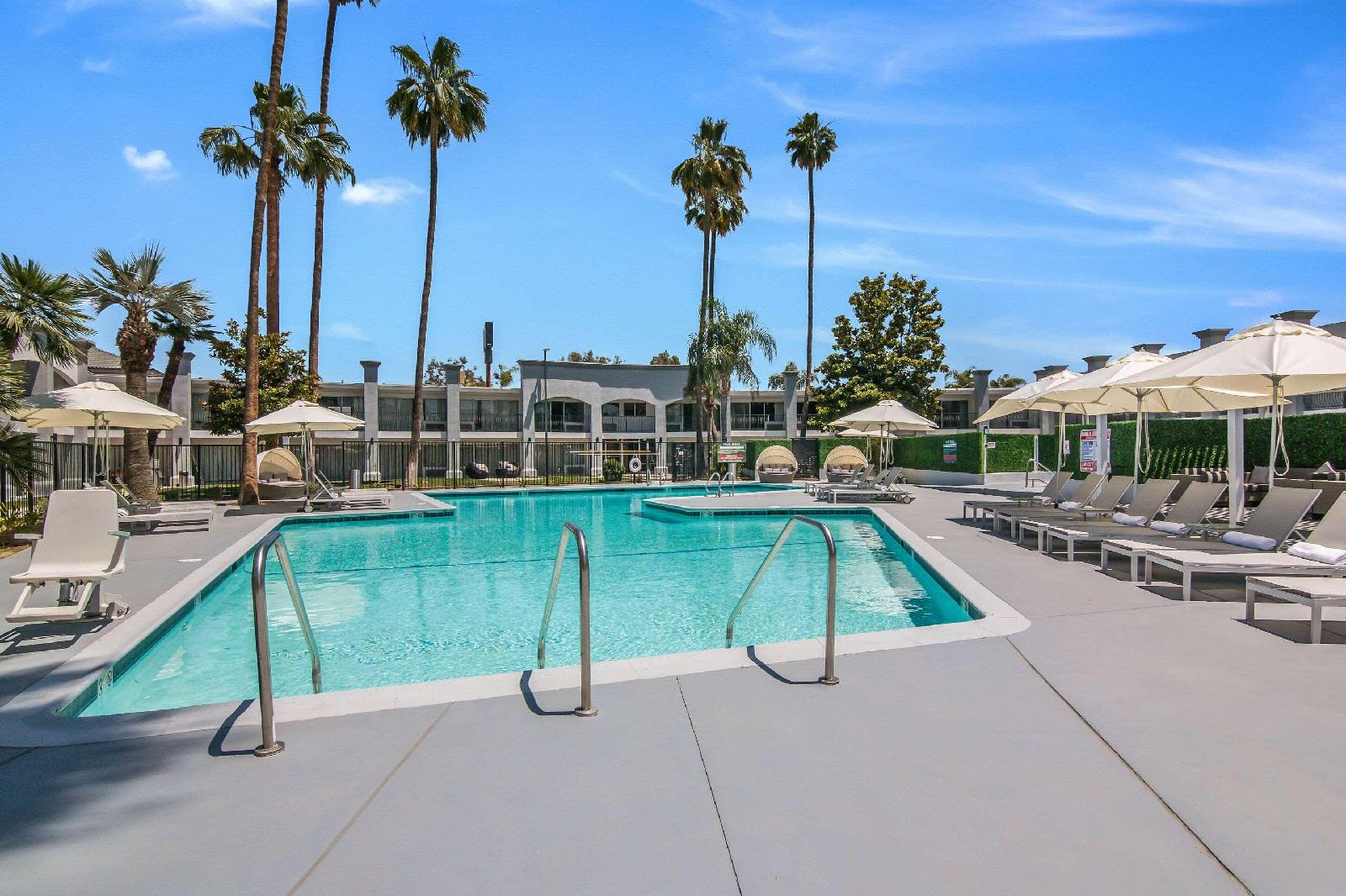 Hourglass Hotel, Ascend Hotel Collection
