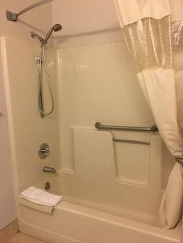 Ramada by Wyndham Portland Airport