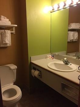 Ramada by Wyndham Portland Airport