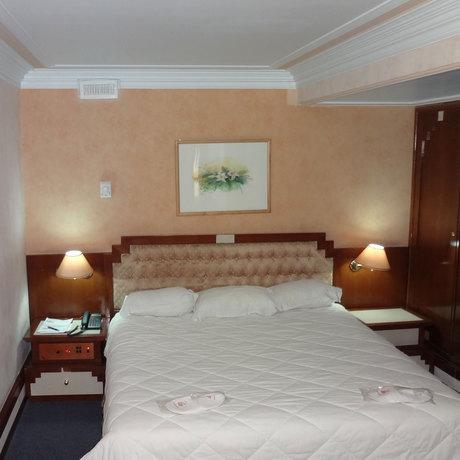 Simorgh Hotel