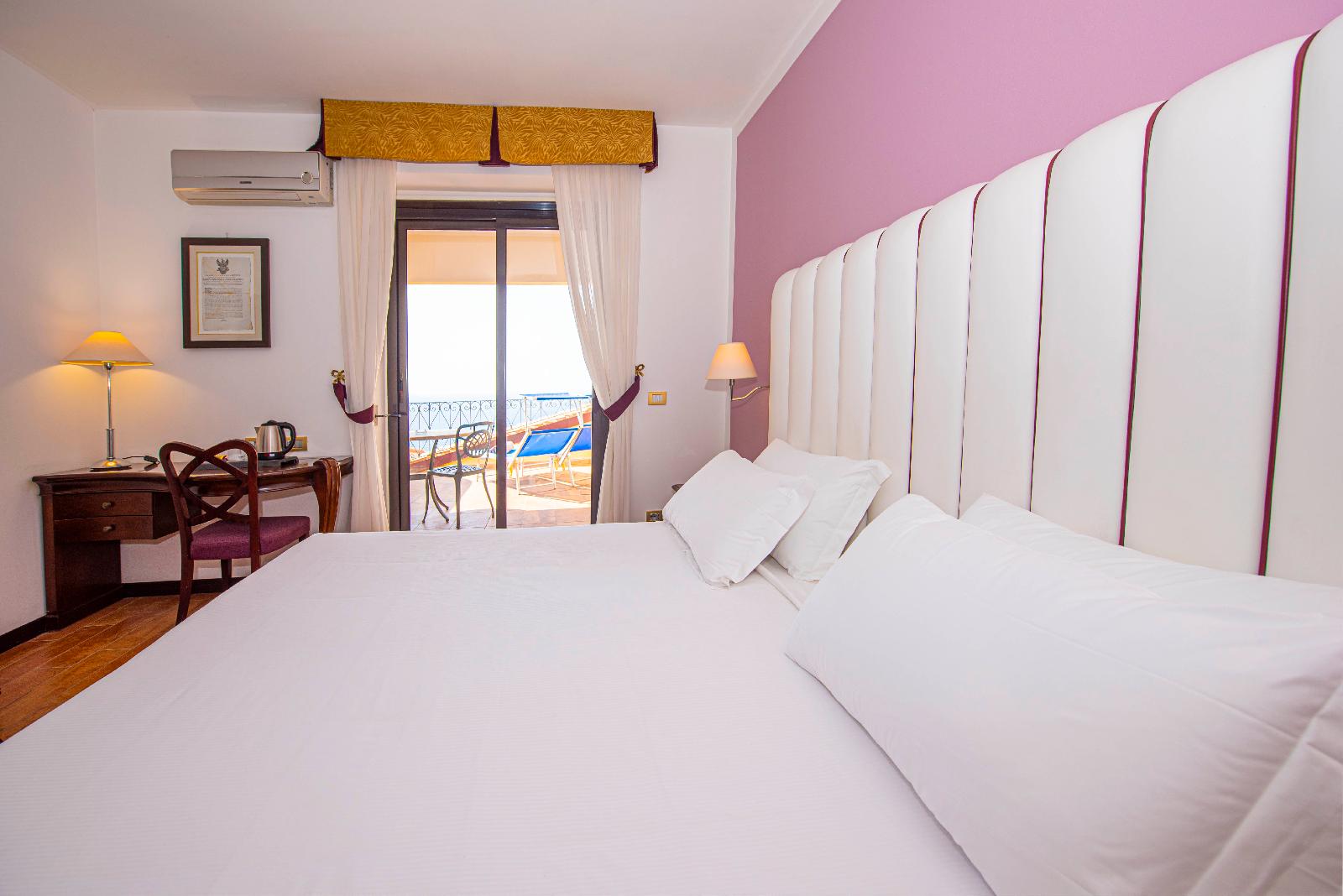 Baia Taormina Hotel