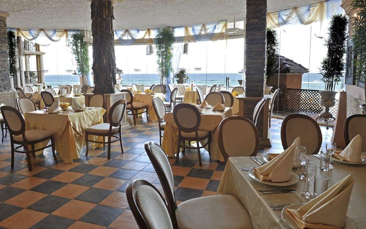 Atrium Beach