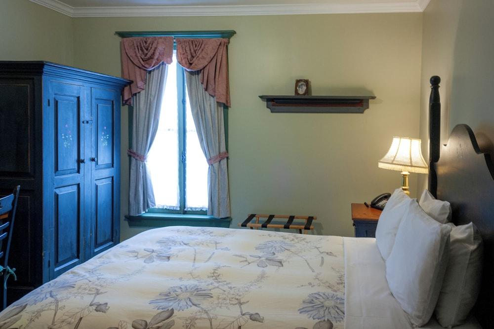 Auberge Lakeview Inn
