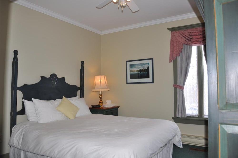 Auberge Lakeview Inn