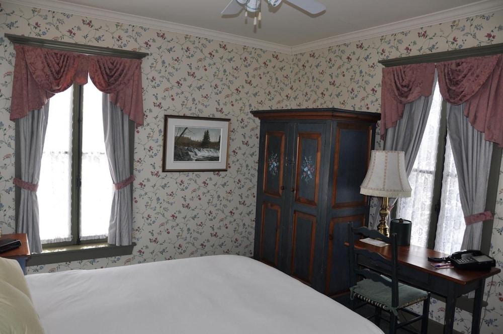Auberge Lakeview Inn