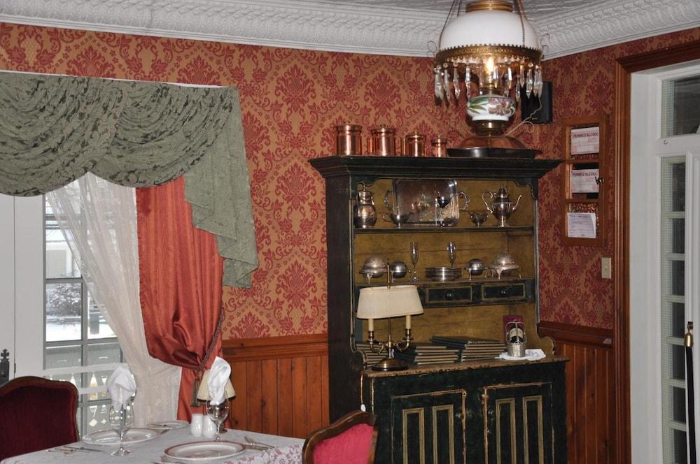 Auberge Lakeview Inn