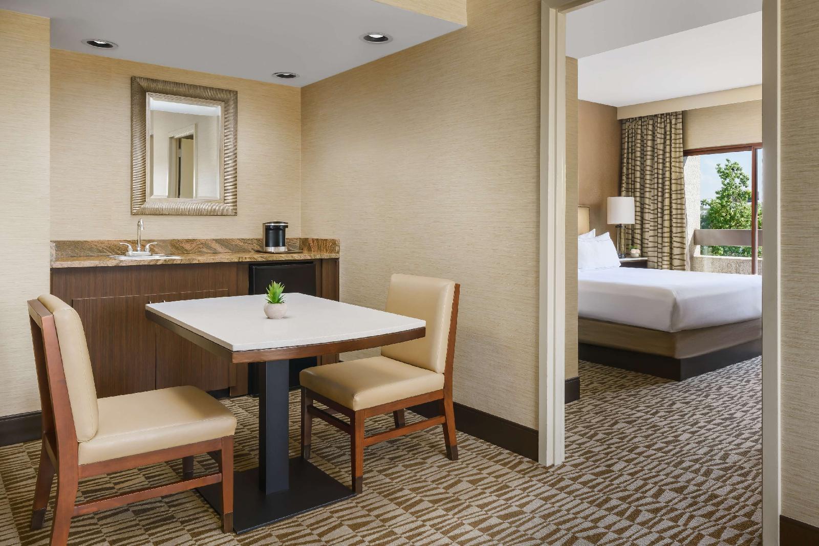 Hilton Phoenix Airport