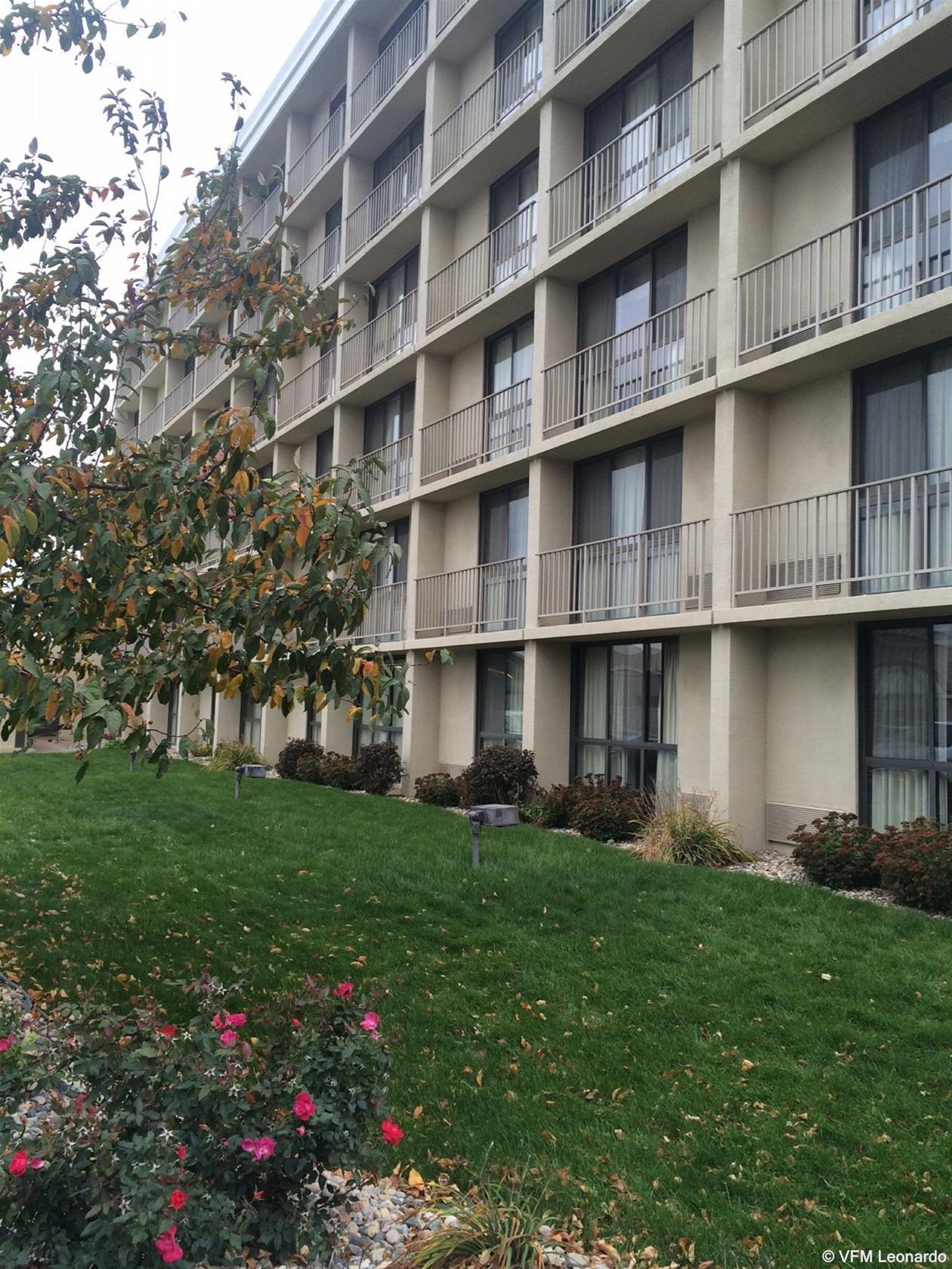 Riverside Plaza Hotel