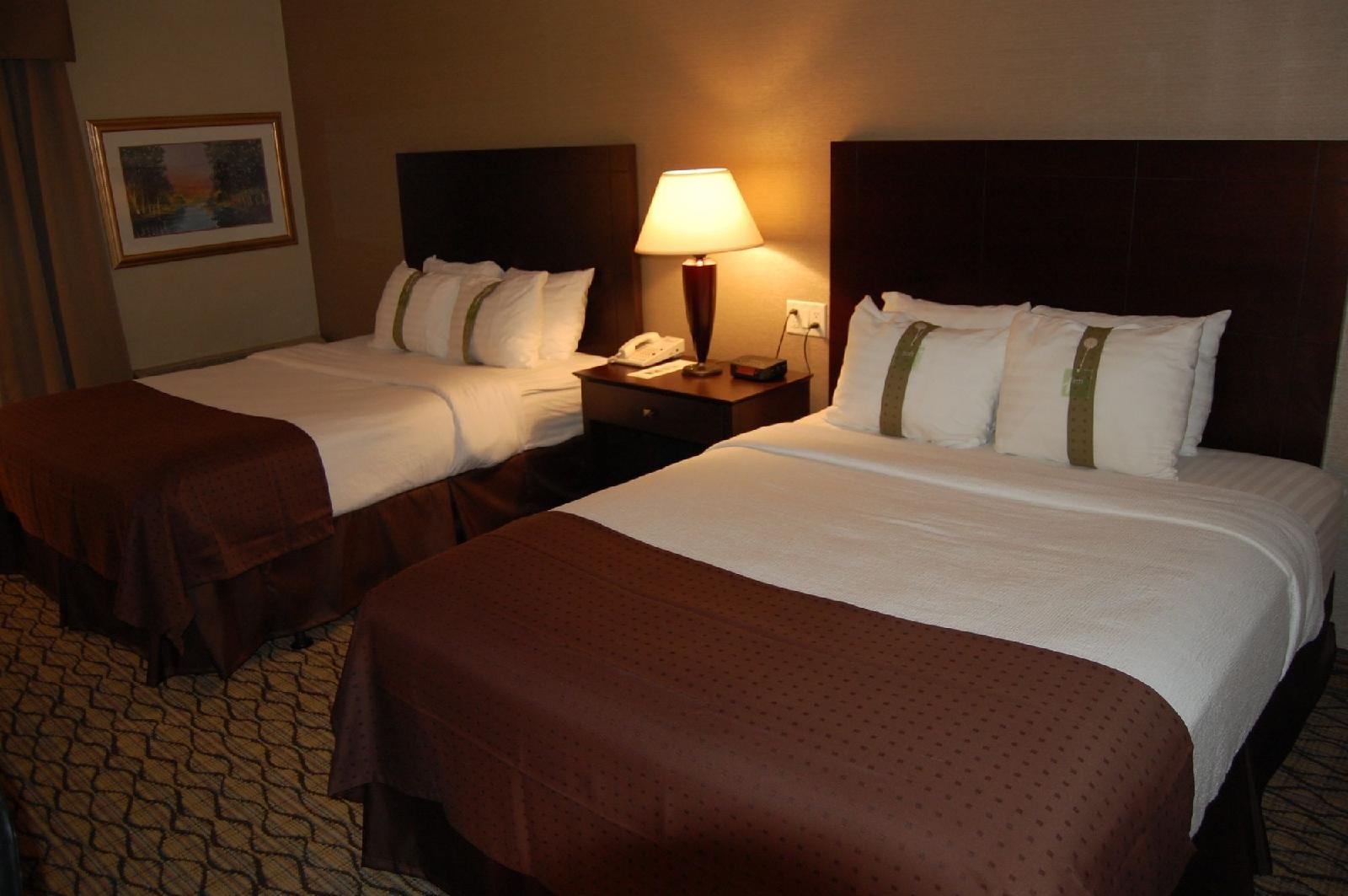 Riverside Plaza Hotel