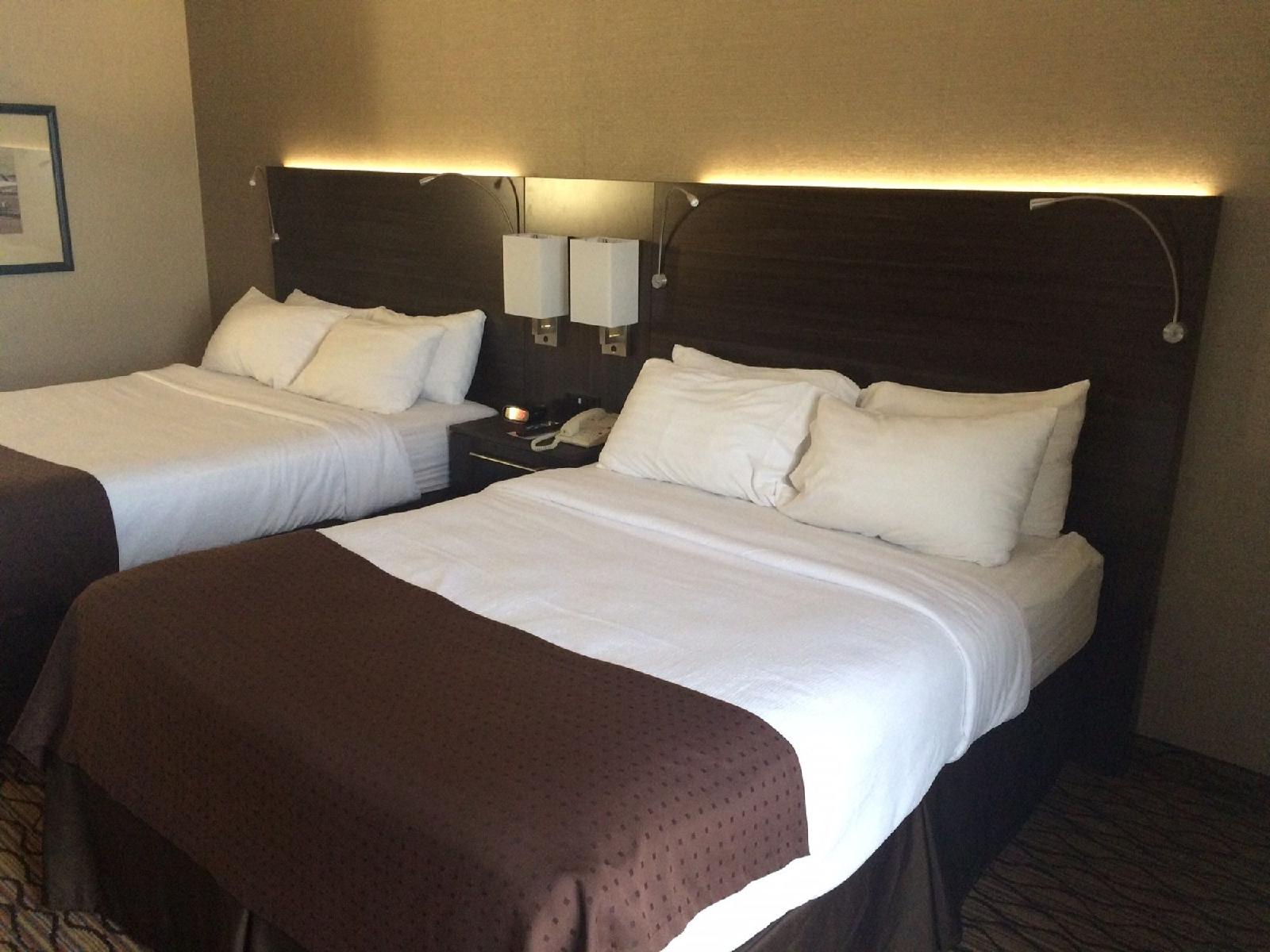 Riverside Plaza Hotel
