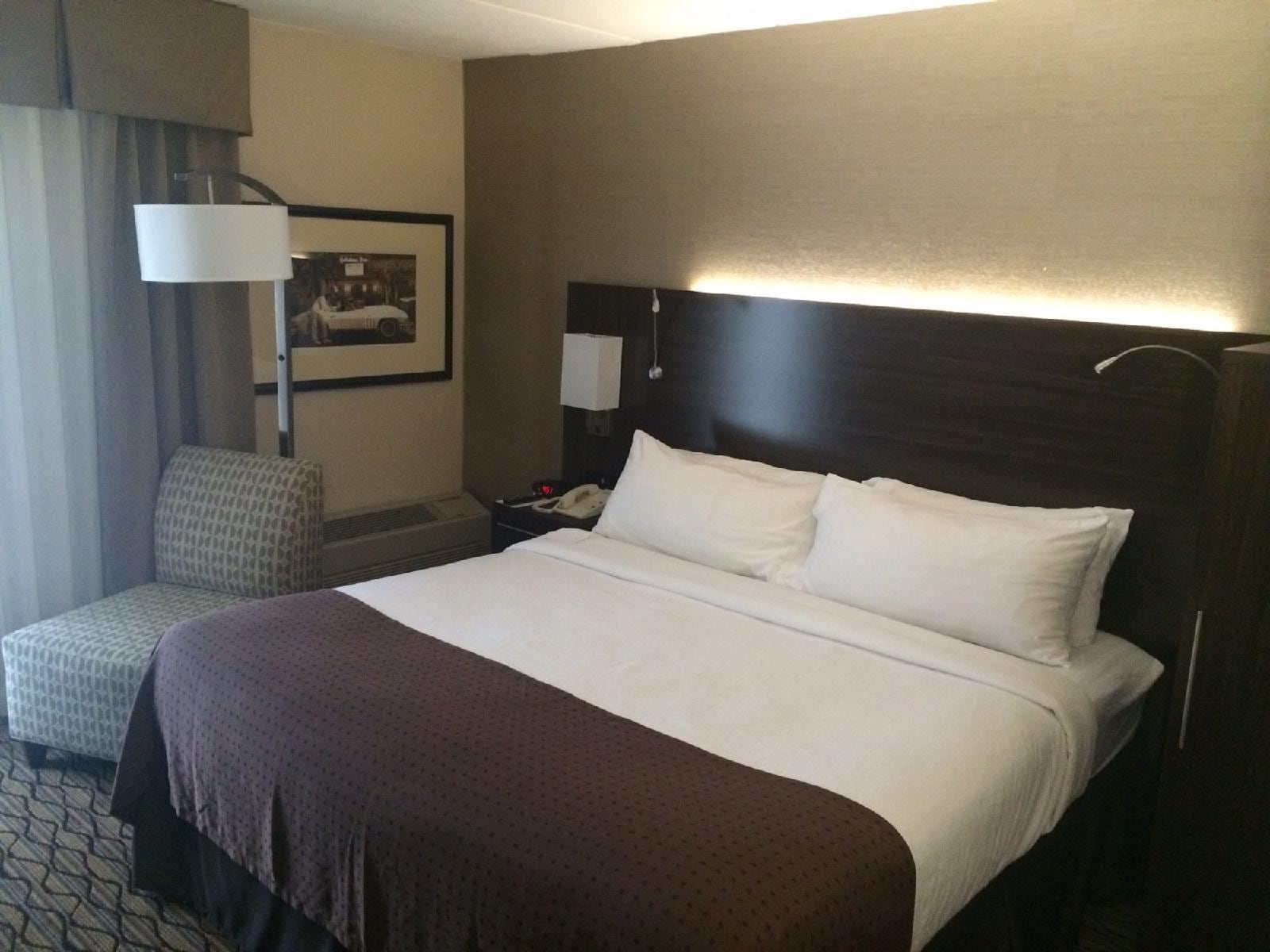 Riverside Plaza Hotel