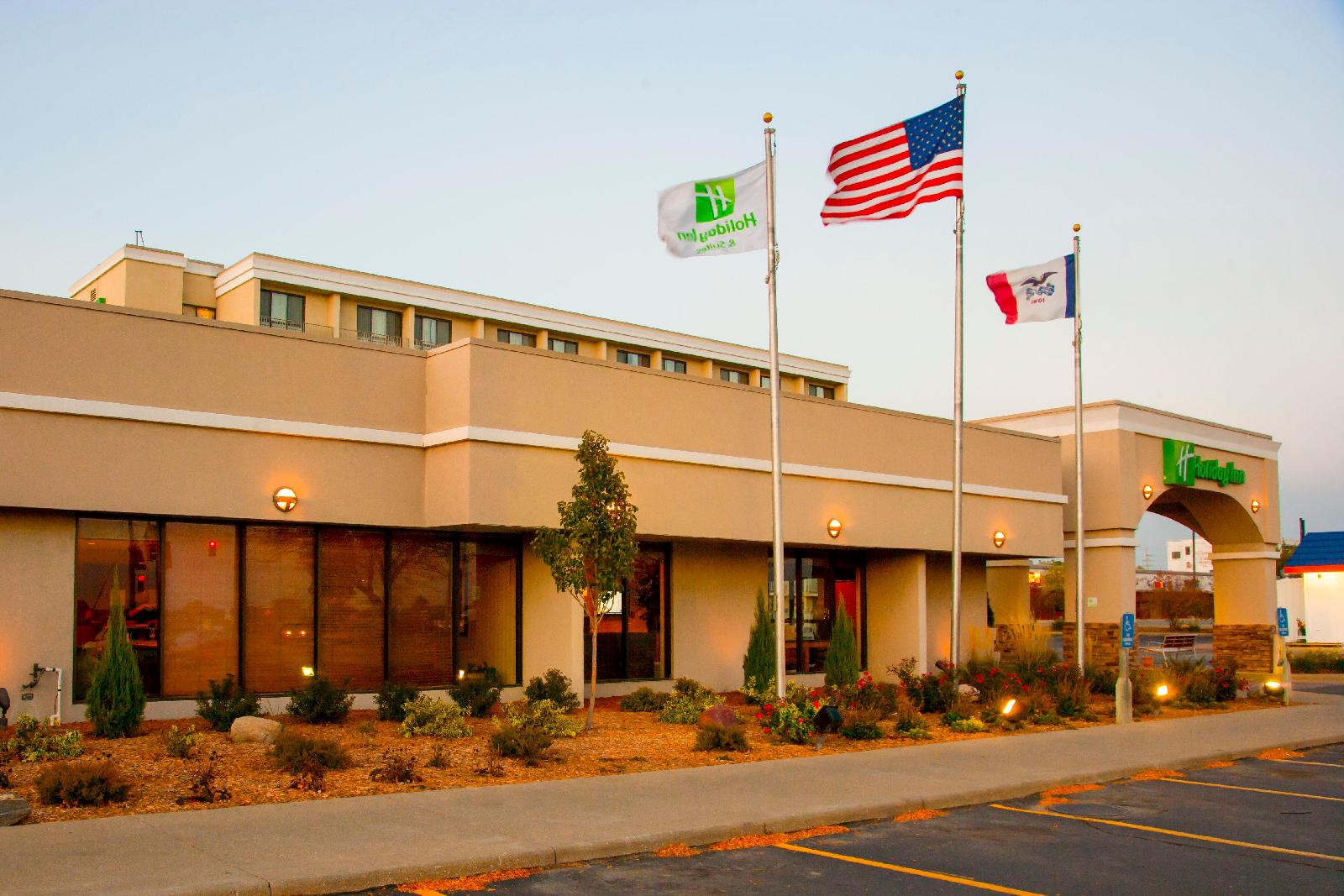 Riverside Plaza Hotel