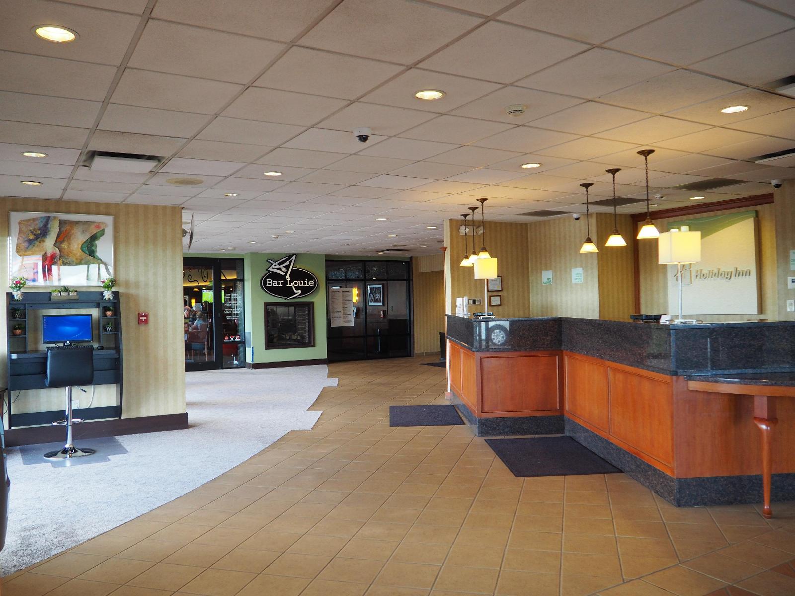 Riverside Plaza Hotel