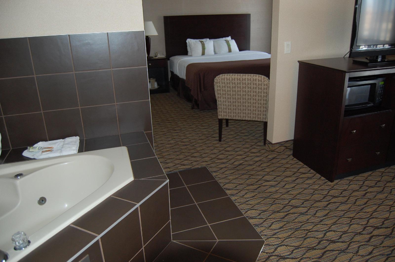 Riverside Plaza Hotel