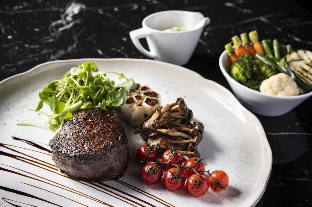 The Park Tower Knightsbridge, a Luxury Collection Hotel, London
