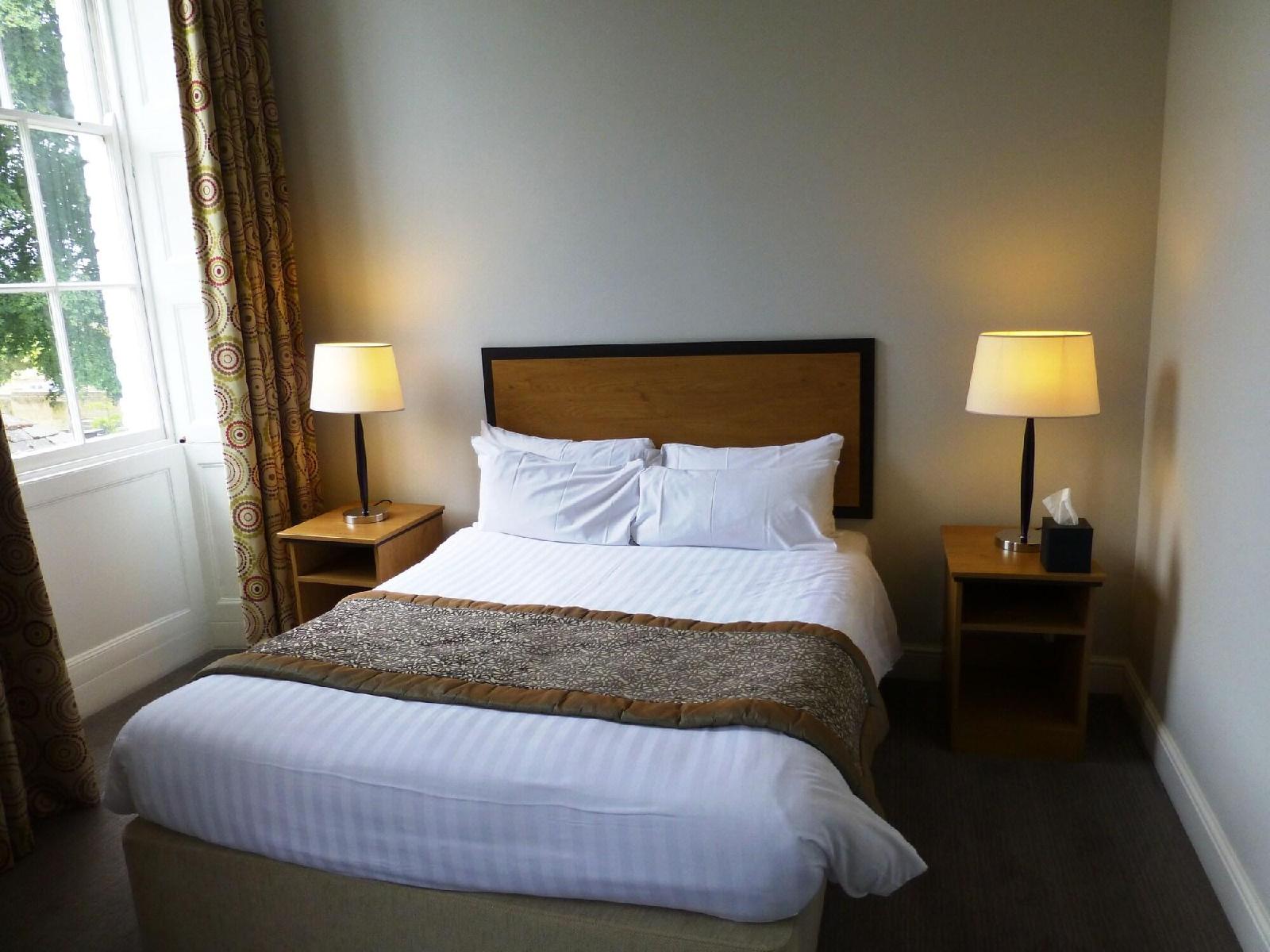 Riverside House Hotel
